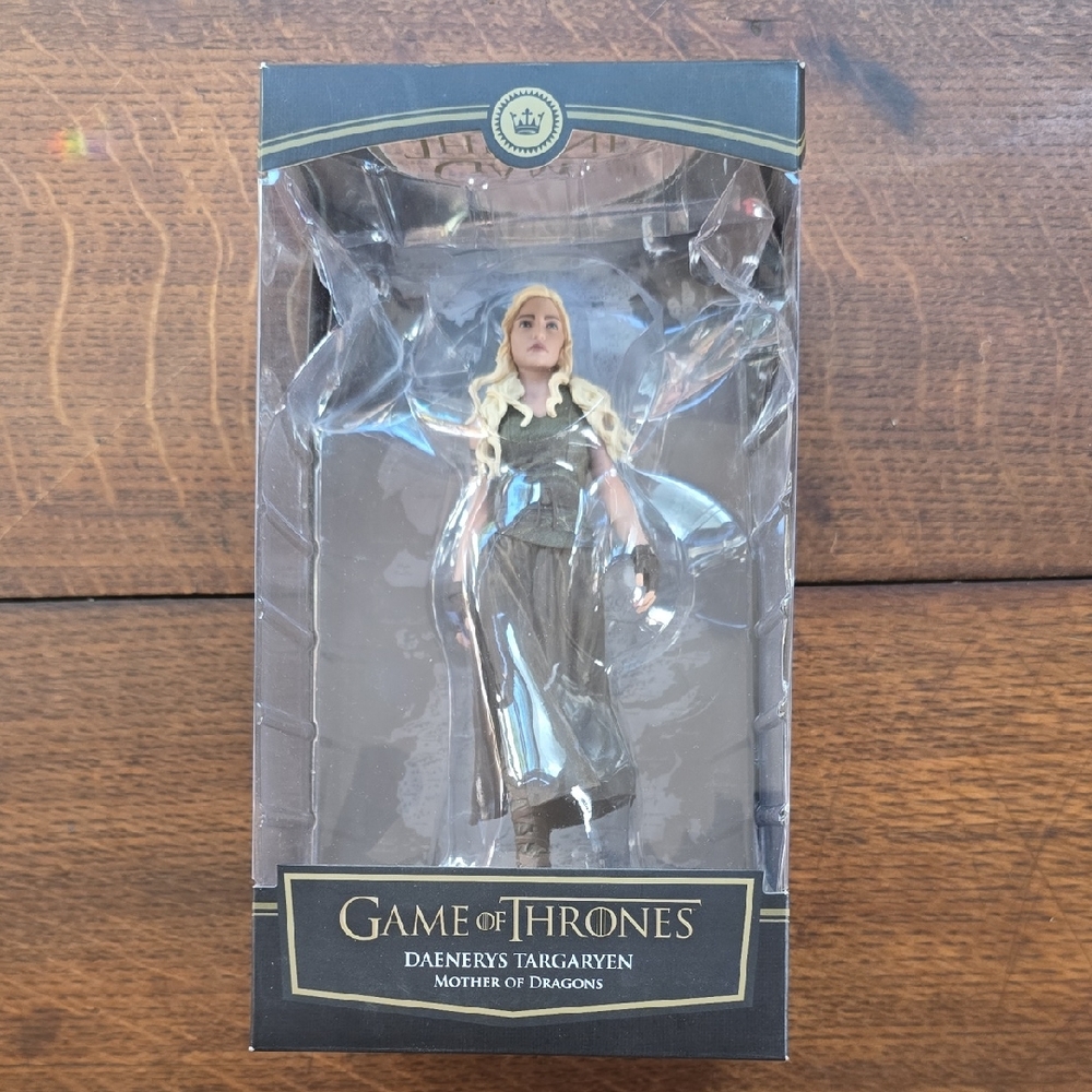 Game of Thrones Daenerys Targaryen Mother Of Dragons Dark Horse HBO Figure